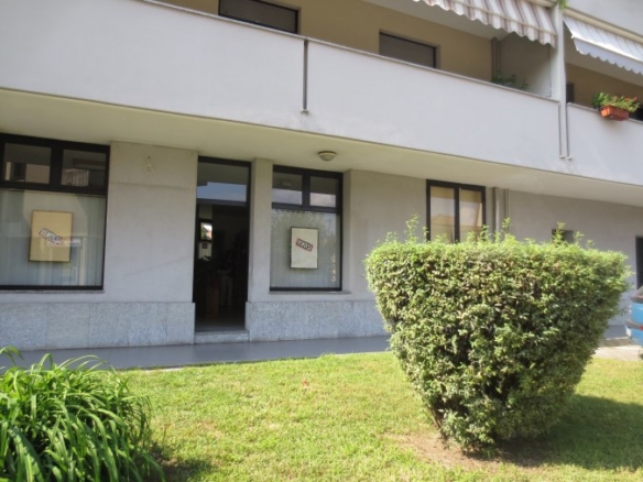 Locale commerciale in posizione di grande passaggio