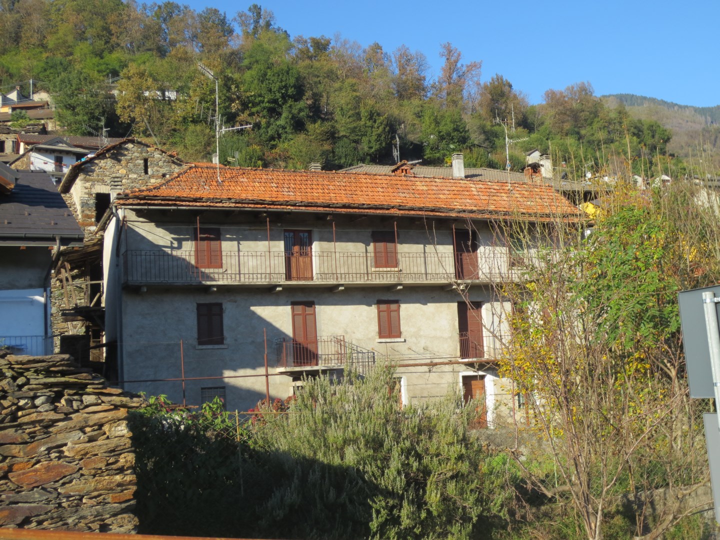 Casa indipendente con cortile privato