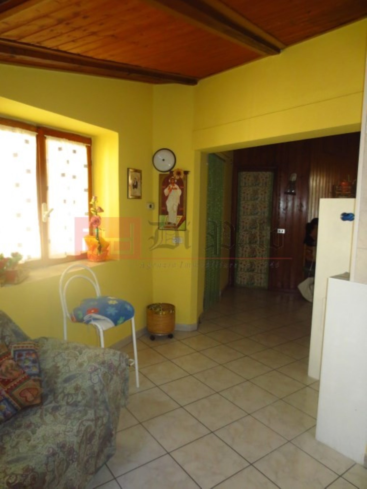 12774-immobiliaredipalo-alloggioarizzano- 02_salotto Appartamento indipendente in centro paese