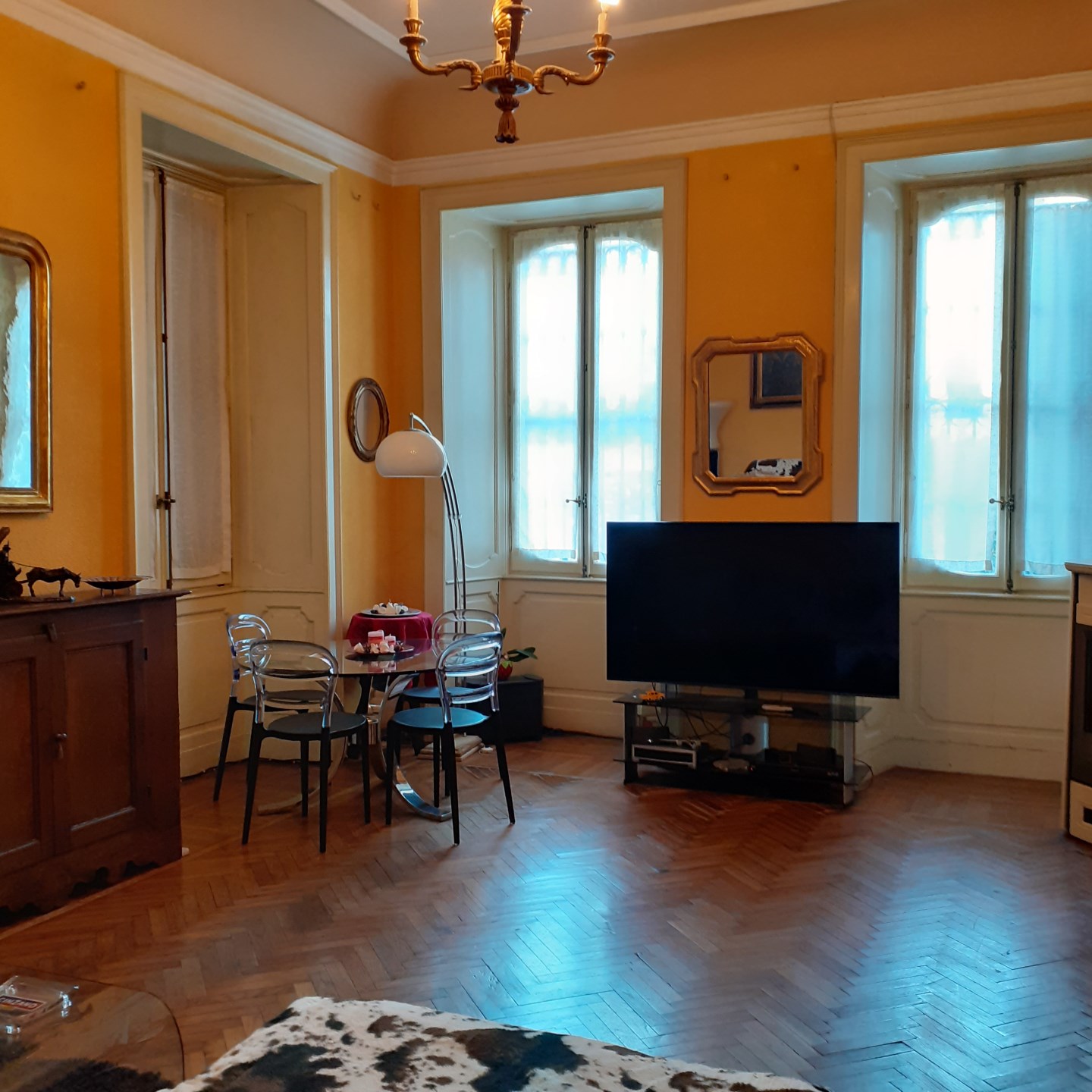 13355-immobiliaredipalo-villalibertyintra- 08_soggiorno Villa liberty con cortile interno vicino al lungolago