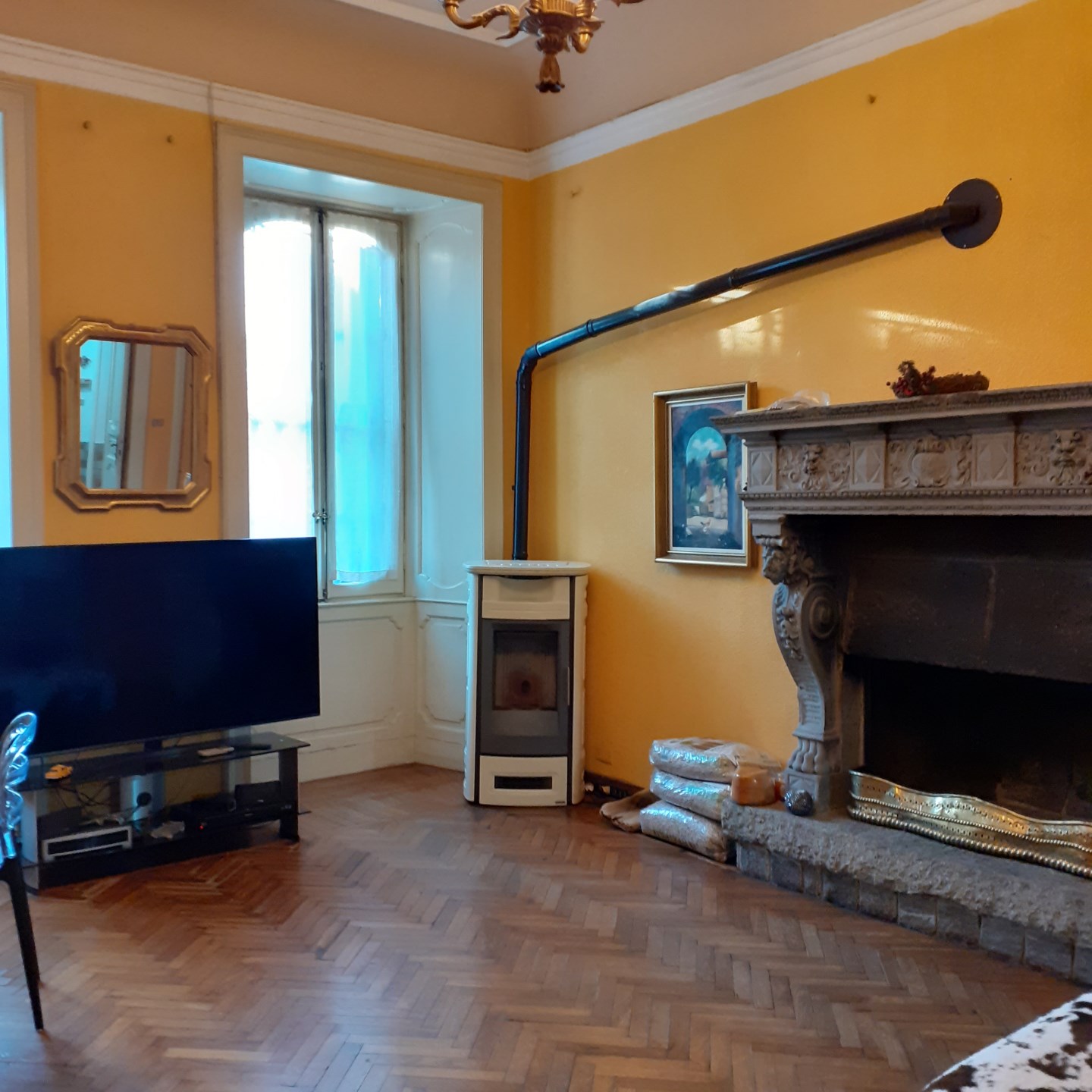 13355-immobiliaredipalo-villalibertyintra- 11_soggiorno3 Villa liberty con cortile interno vicino al lungolago