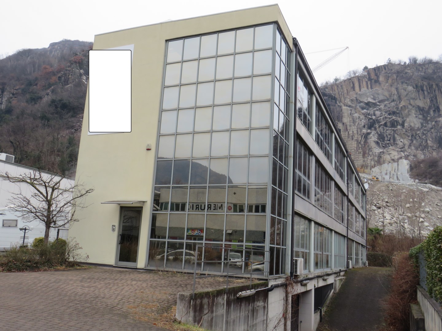 13381-immobiliaredipalo-ufficiofondotoce- 02_facciata2 Luminosissimo ufficio in posizione strategica