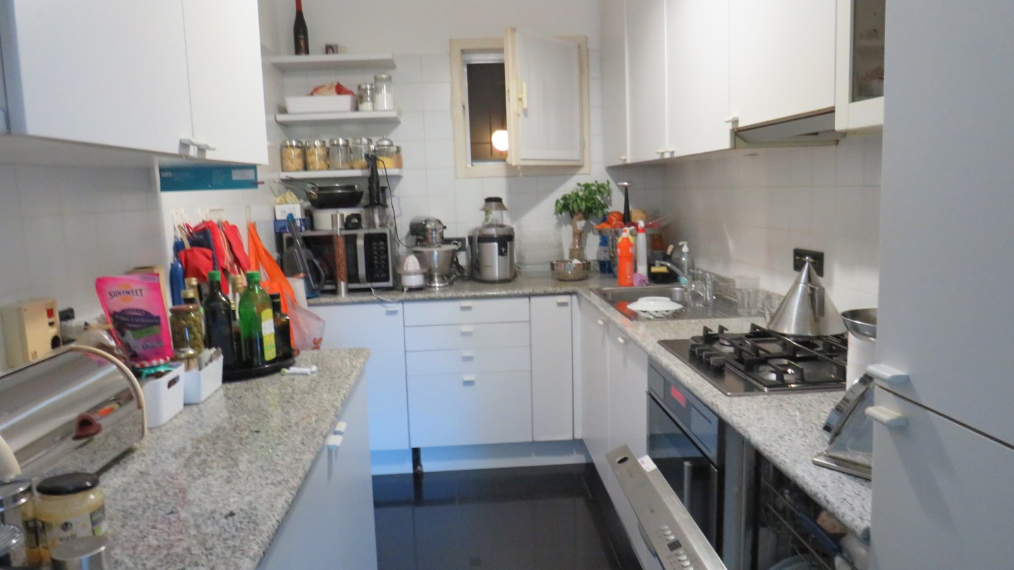 13635-immobiliaredipalo-alloggiolaselvaghiffa-07_cucina Appartamento vista lago con grande terrazzo panoramico