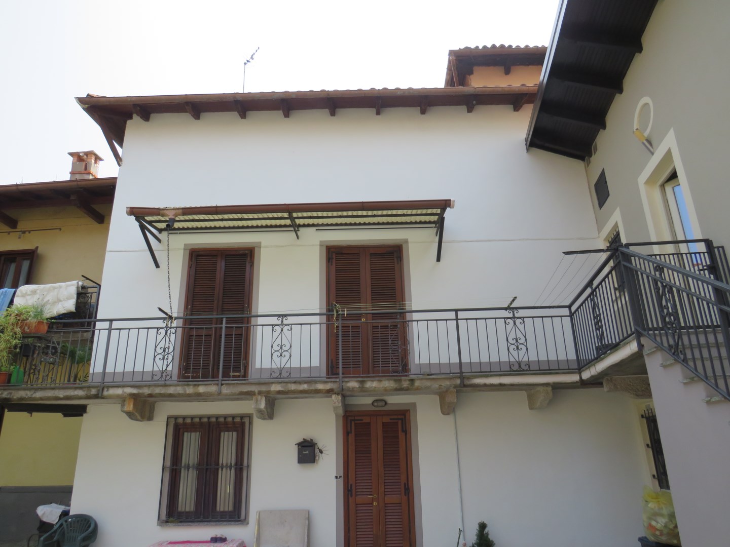 13666-immobiliaredipalo-alloggioviasancarlo- 01_facciata Appartamento indipendente vicinissimo al lago