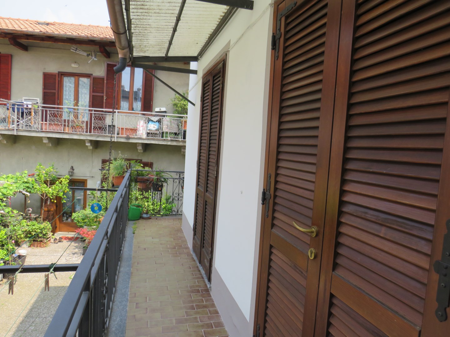 13666-immobiliaredipalo-alloggioviasancarlo- 03_balcone2 Appartamento indipendente vicinissimo al lago