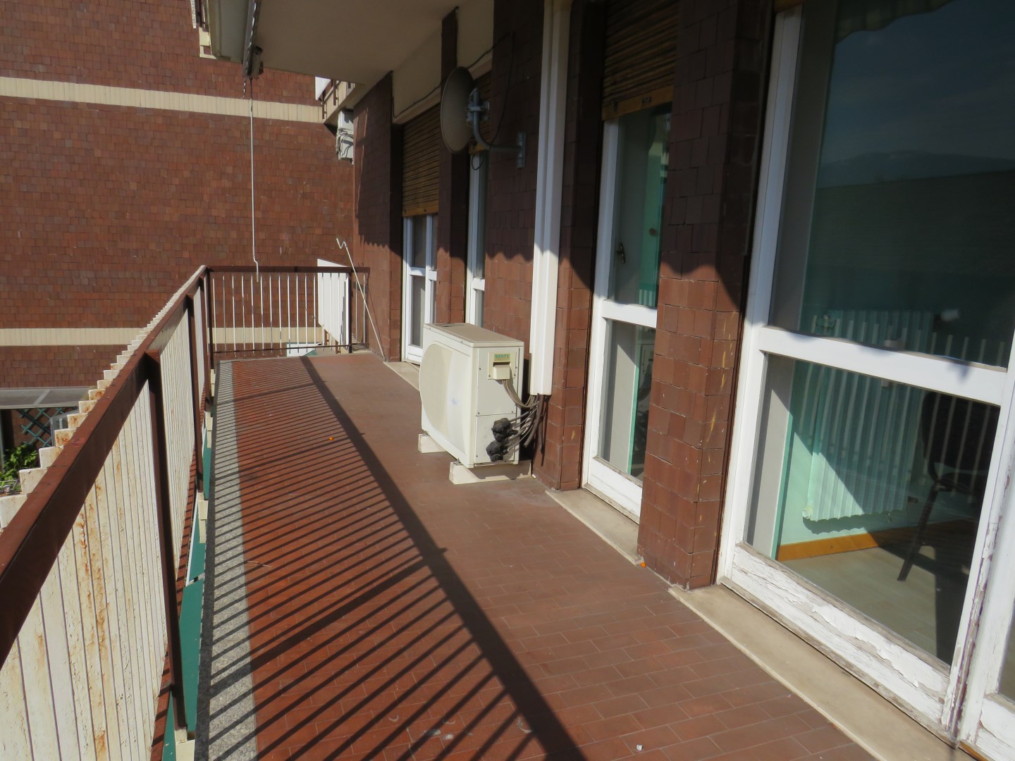 13674-immobiliaredipalo-alloggiomarconi- 02_terrazzo Appartamento centrale di ampia metratura