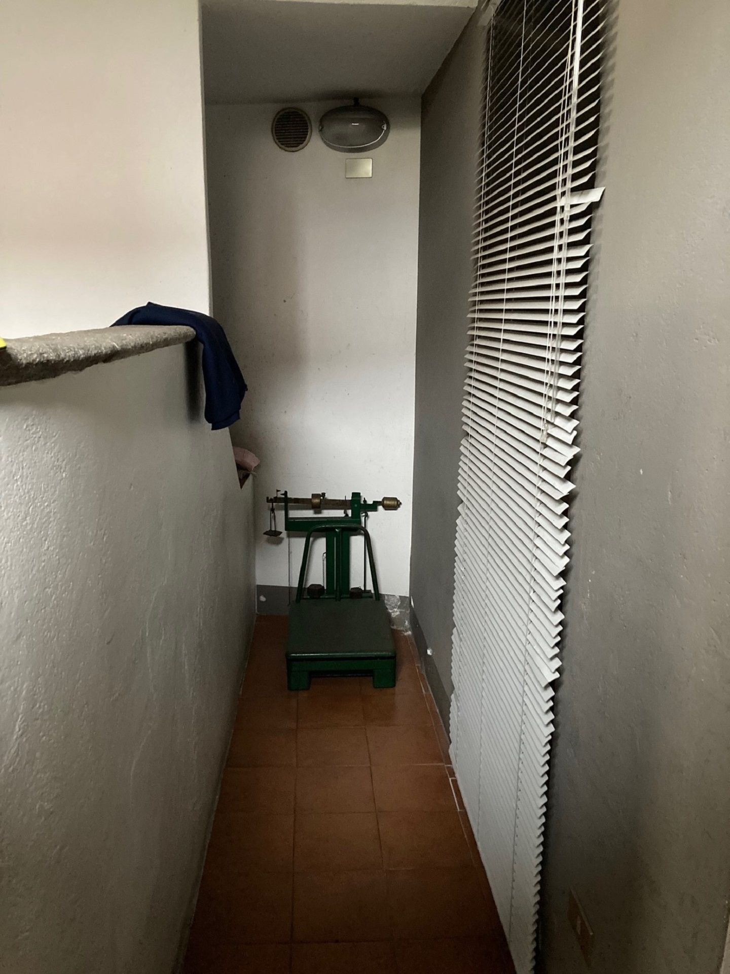 13712-immobiliaredipalo-negoziopallanza-06_corridoio Negozio centrale su strada di passaggio