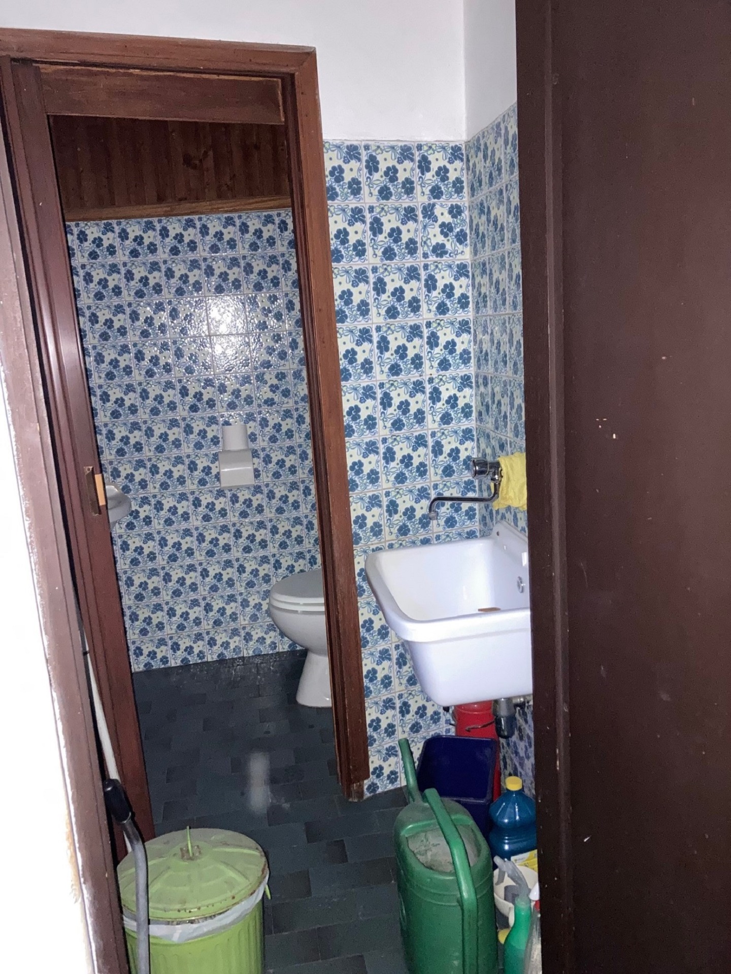 13712-immobiliaredipalo-negoziopallanza-12_bagno Negozio centrale su strada di passaggio