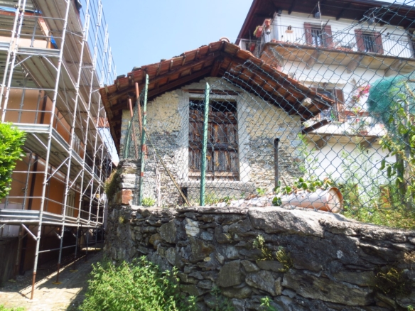 Rustico indipendente con giardino
