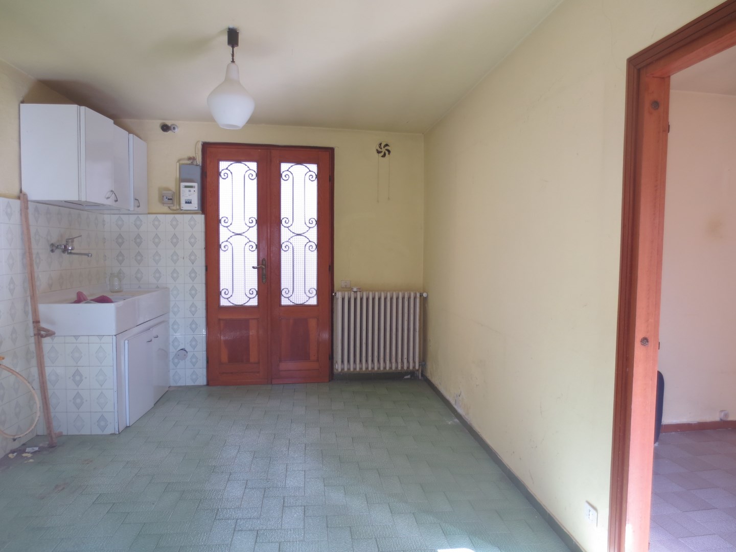 13724-immobiliaredipalo-rusticocavandone- 03_cucina Appartamento da ristrutturare sulle alture