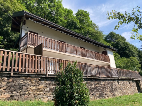 Casa indipendente con giardino privato in Val Grande