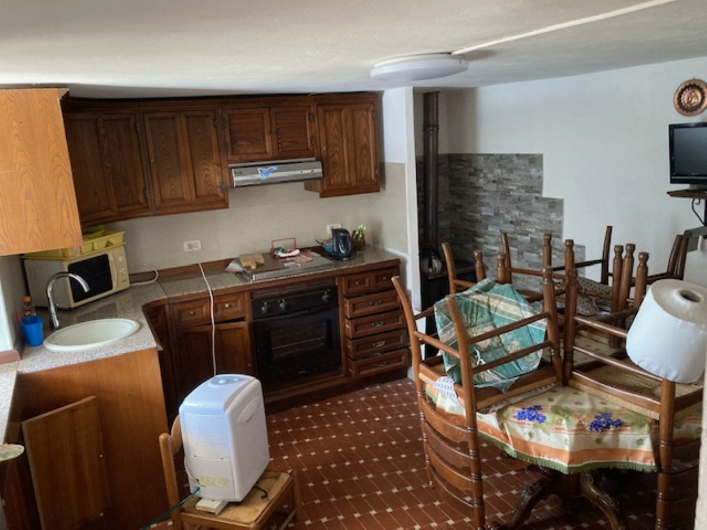 13727-immobiliaredipalo-casacicogna- 08_cucina Casa indipendente con giardino privato in Val Grande