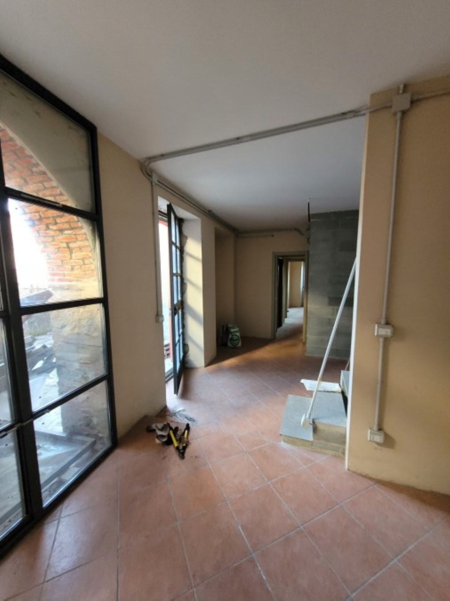 13756-immobiliaredipalo-casacarpugnino- 05_ingresso Casa indipendente con corte privata