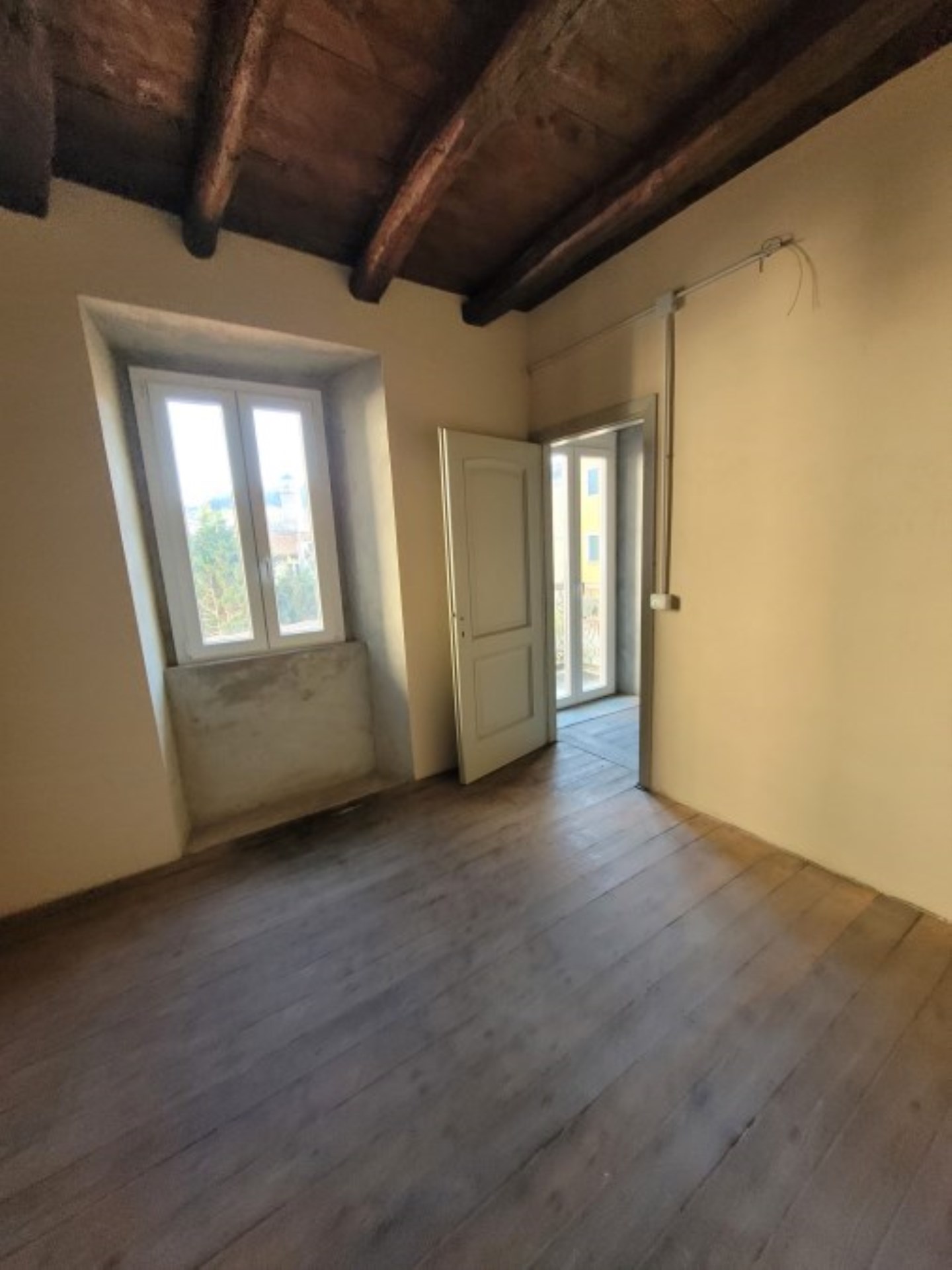 13756-immobiliaredipalo-casacarpugnino- 09_camera2 Casa indipendente con corte privata