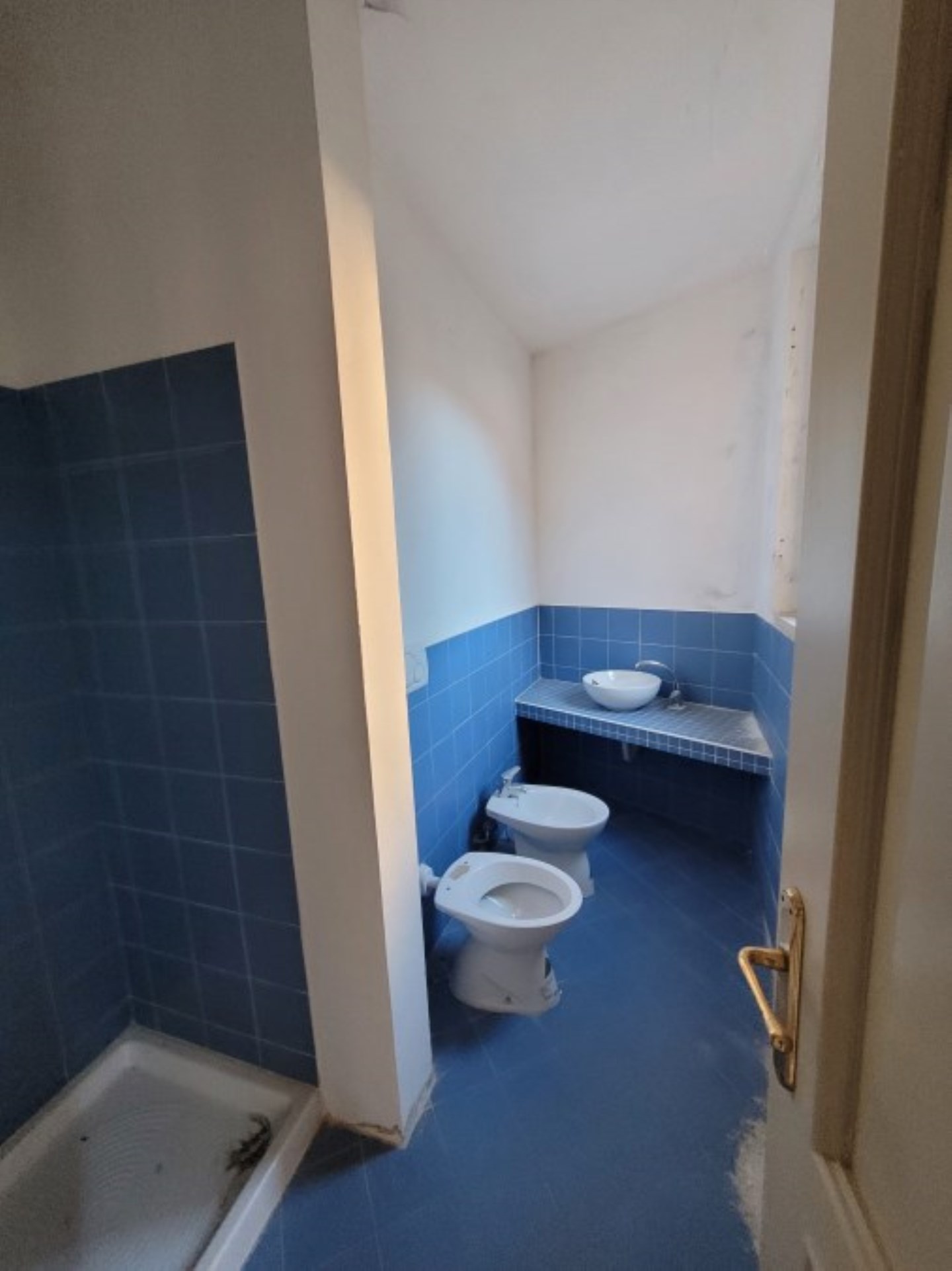 13756-immobiliaredipalo-casacarpugnino- 11_bagno Casa indipendente con corte privata