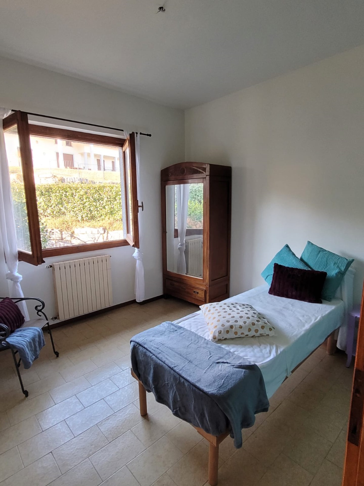 13774-immobiliaredipalo-villamagognino- 08_cameretta Villa vista lago con giardino privato