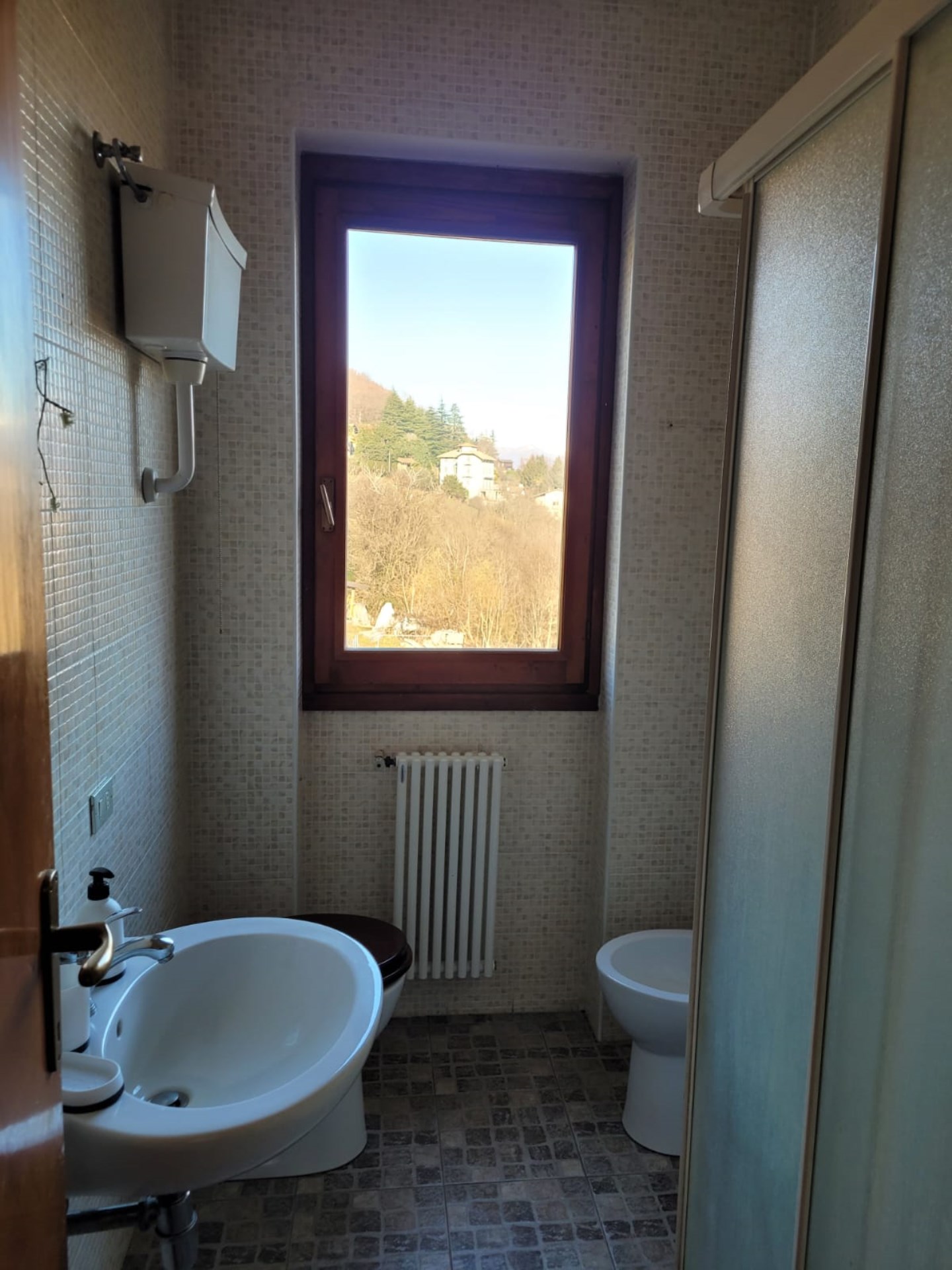 13774-immobiliaredipalo-villamagognino- 10_bagno Villa vista lago con giardino privato