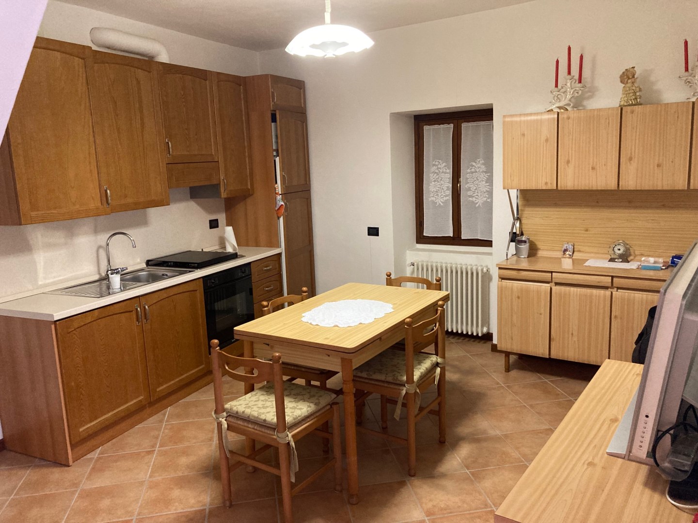13789-immobiliaredipalo-casacavandone- 05_cucina Affascinante Casa in sasso in perfetto stato