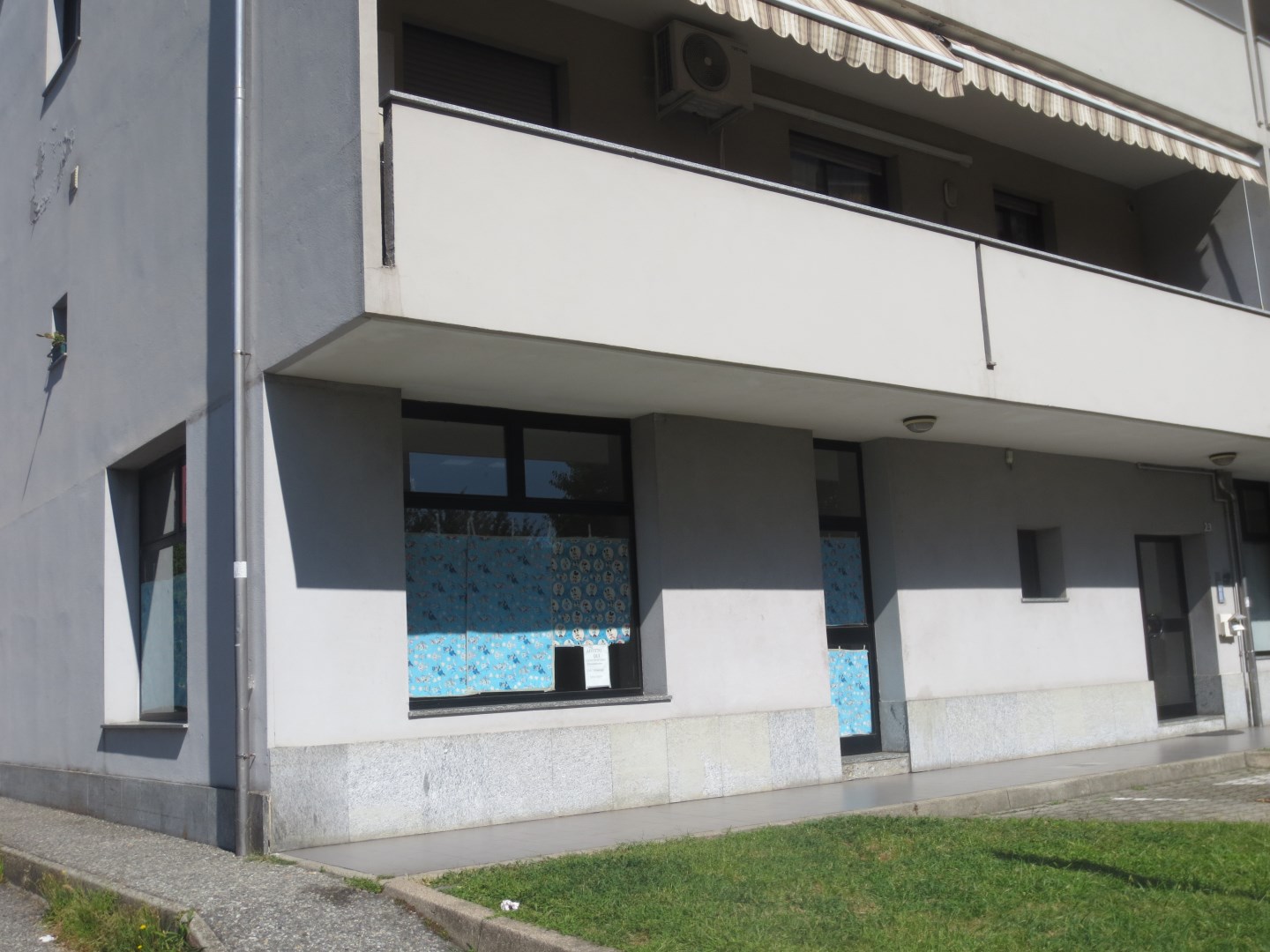 13131-immobiliaredipalo-negoziopallanza- 01_facciata Negozio a Sant’Anna