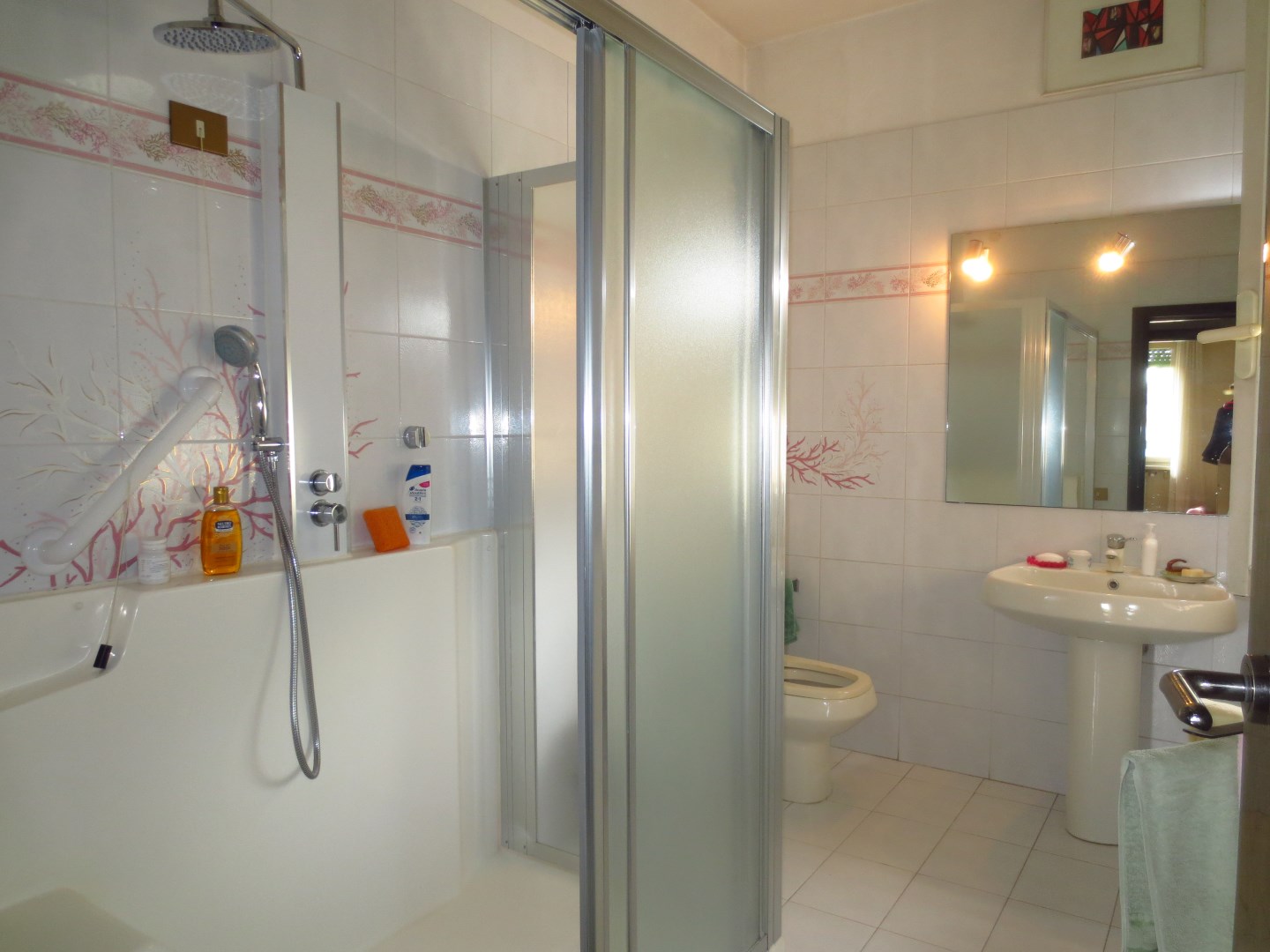 13298-immobiliaredipalo-alloggiopallanza- 11_bagno Appartamento all’ultimo piano con bella vista lago