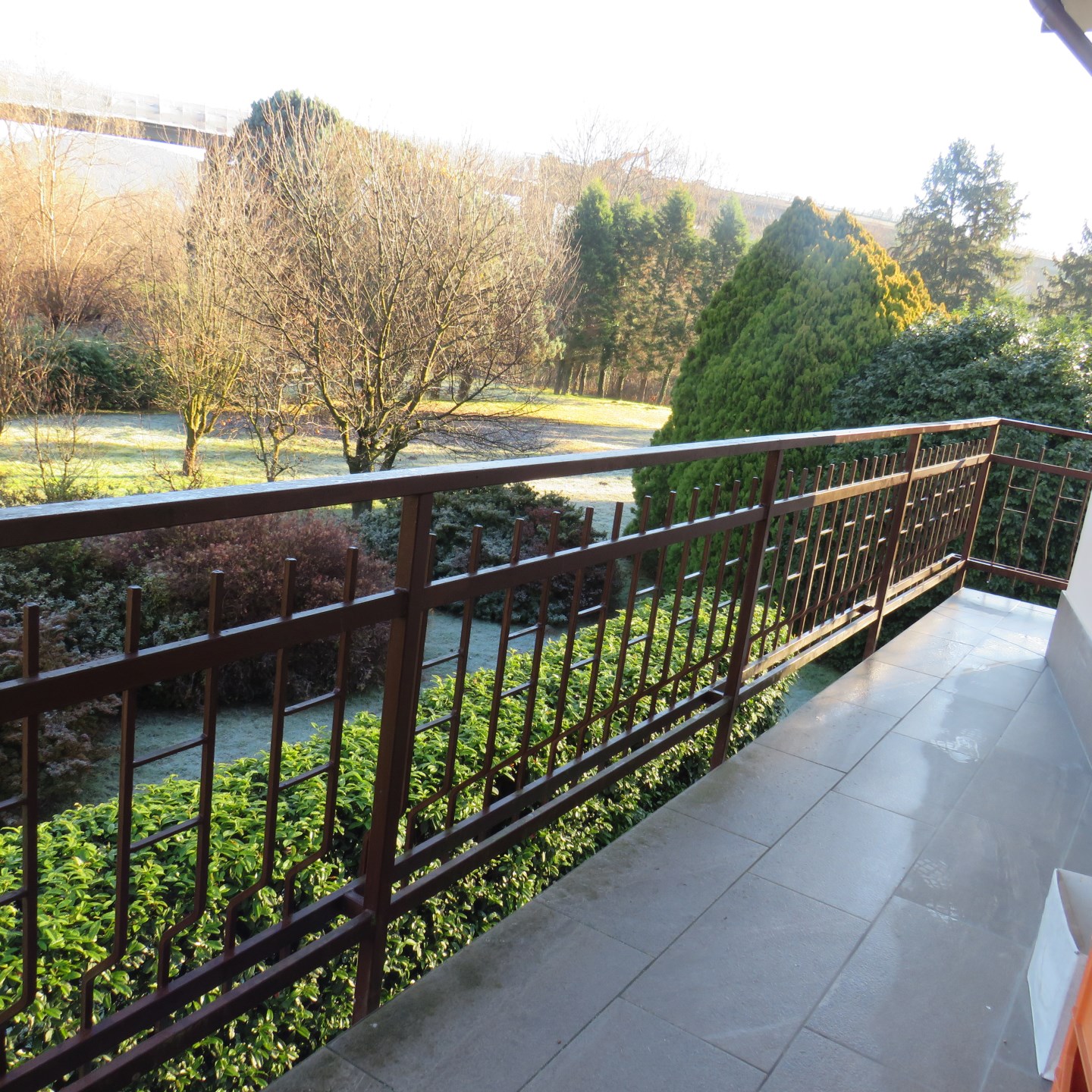 13810-immobiliaredipalo-villaferiolo- 03_terrazzo Villa di grande metratura con parco pianeggiante