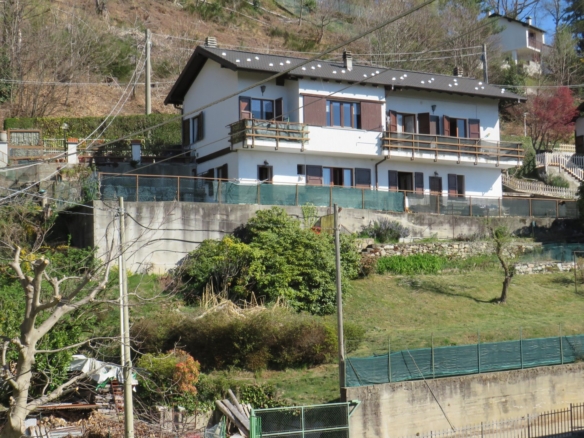 Villa indipendente con giardino
