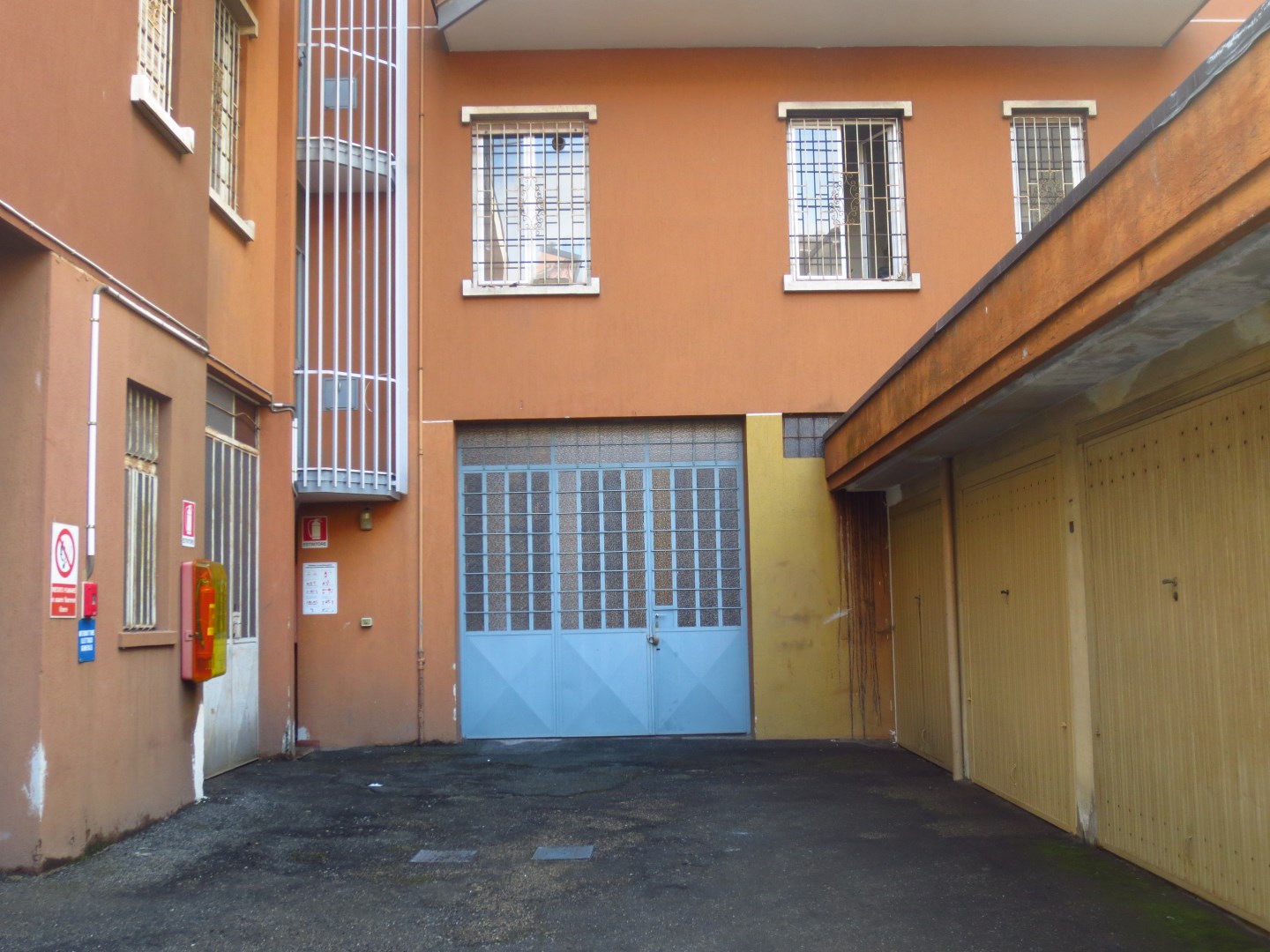 186-immobiliaredipalo-magazzinopallanza- 01_facciata Ampio magazzino centrale