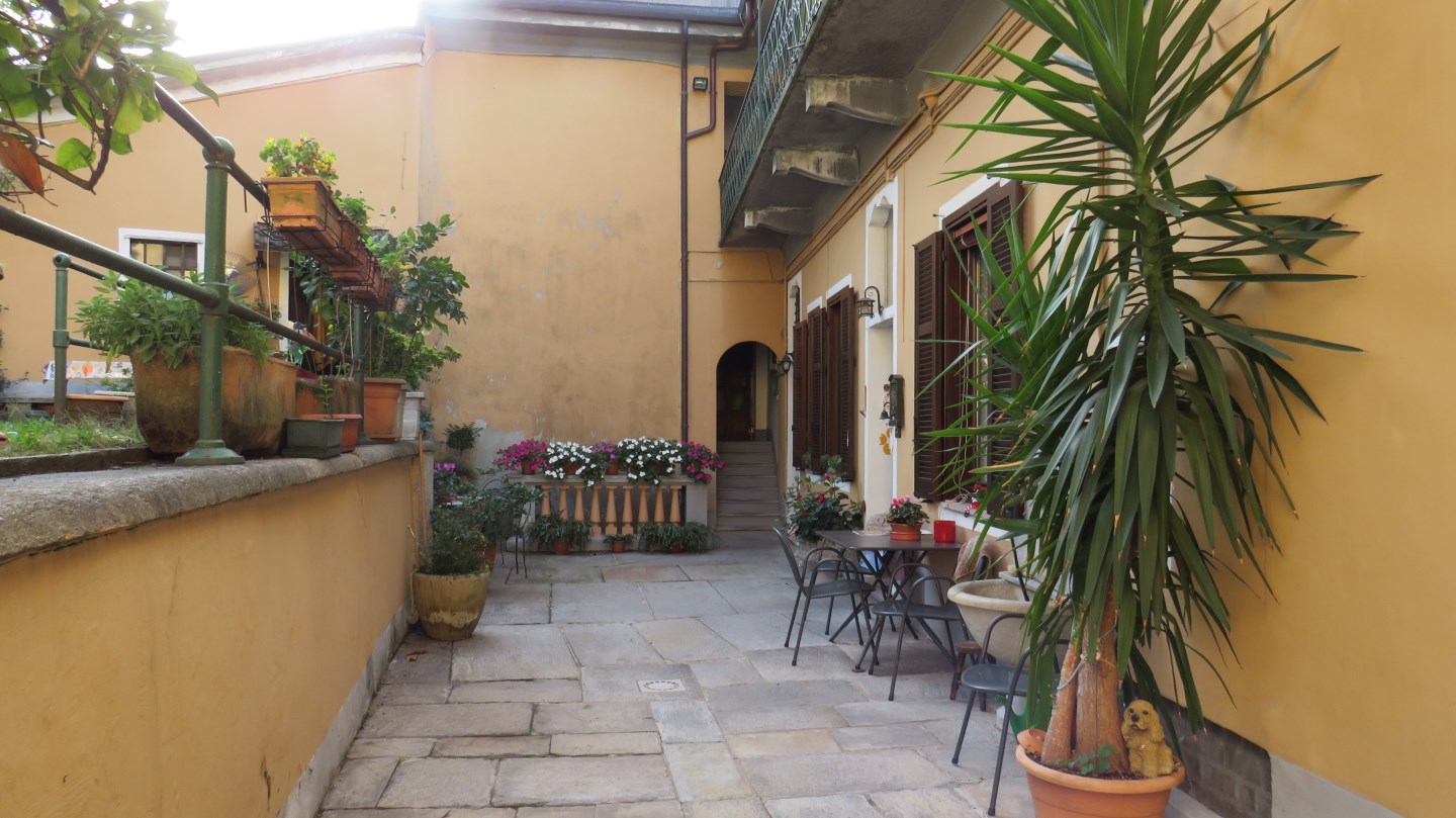 872-immobiliaredipalo-alloggiocietti- 04_cortile Appartamento in palazzo storico ex convento del 1600