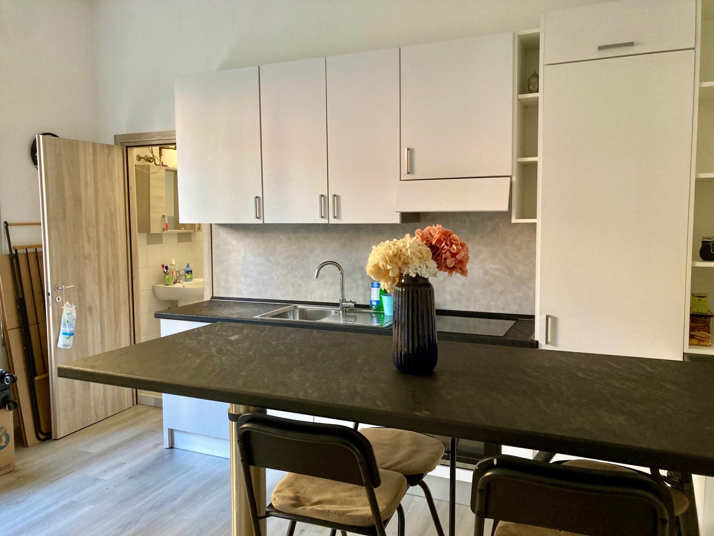 Monolocale ristrutturato e arredato