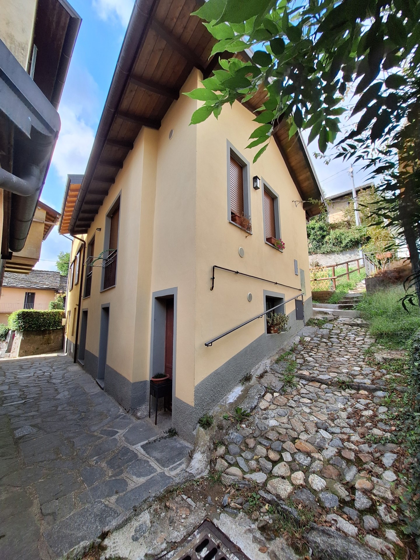13863-immobiliaredipalo-casamiazzina- 05_facciata3 Casetta indipendente restaurata – Miazzina –